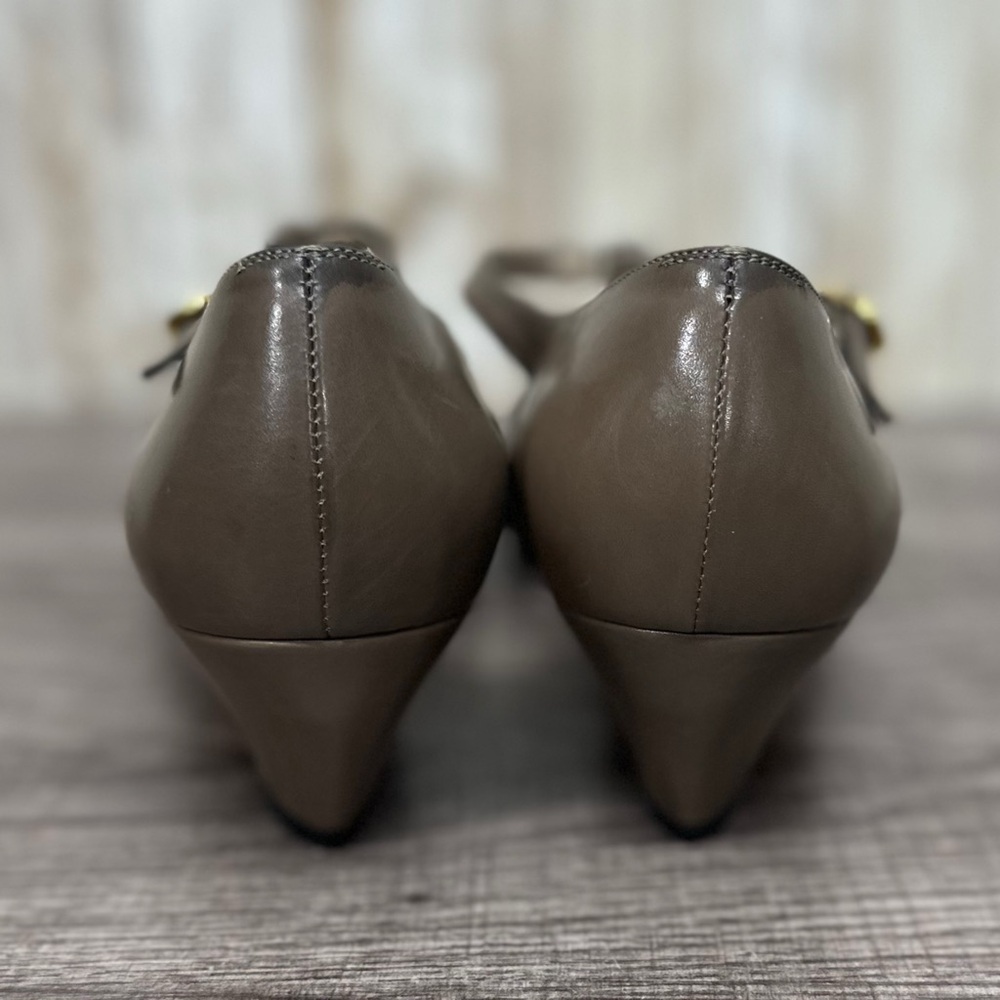 Ferragamo T-Strap Kitten Heels [S6331] - Picture 6 of 13